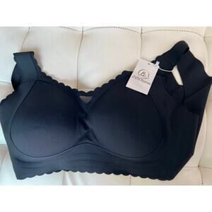 NWT LiftCharm Seamless Wireless Bra Bundle - Set of 2 (Black & Cream), Size 4XL